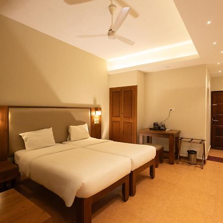The Nisha Continental Villa Kottayam Bagian luar foto