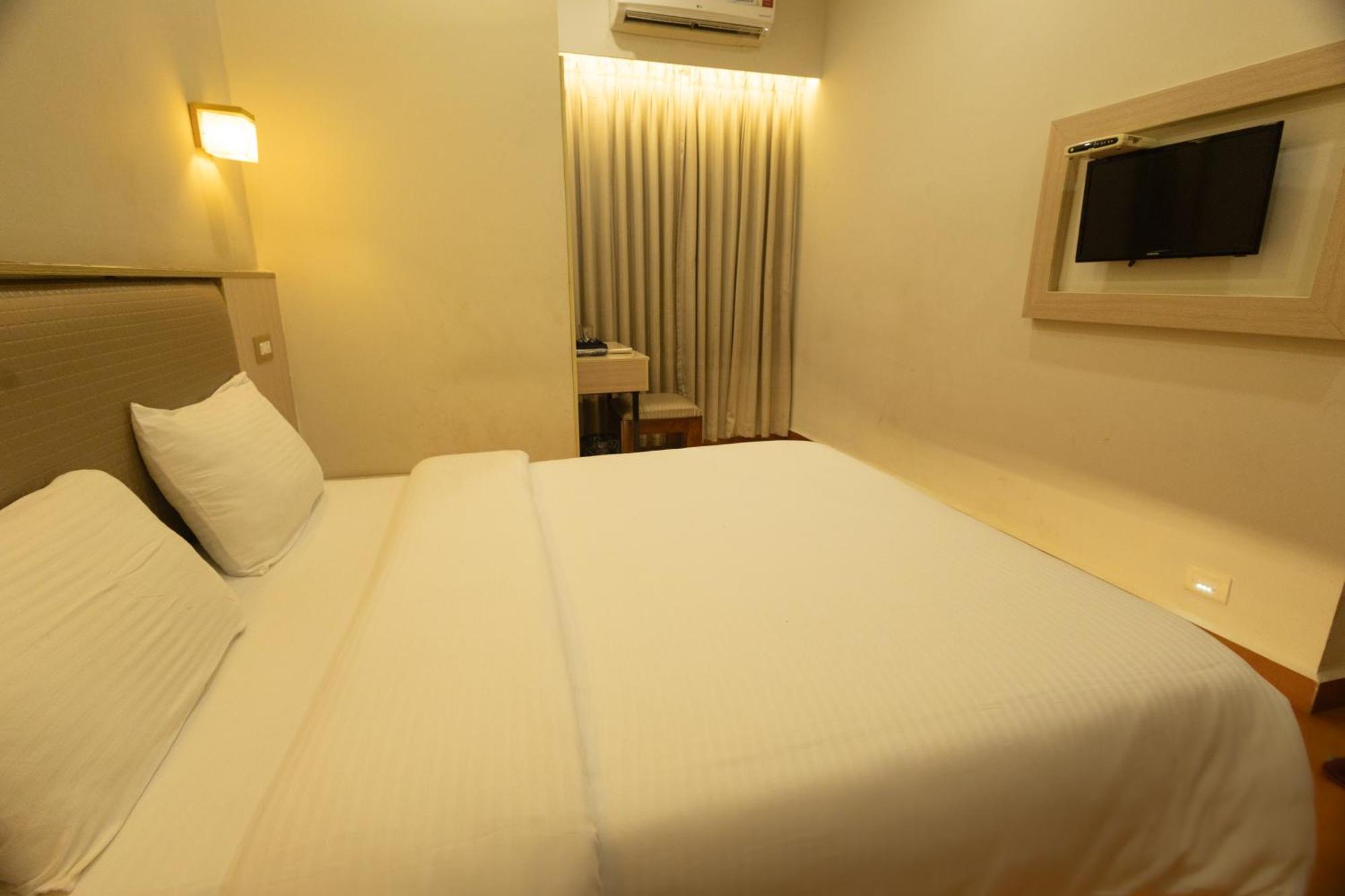 The Nisha Continental Villa Kottayam Bagian luar foto