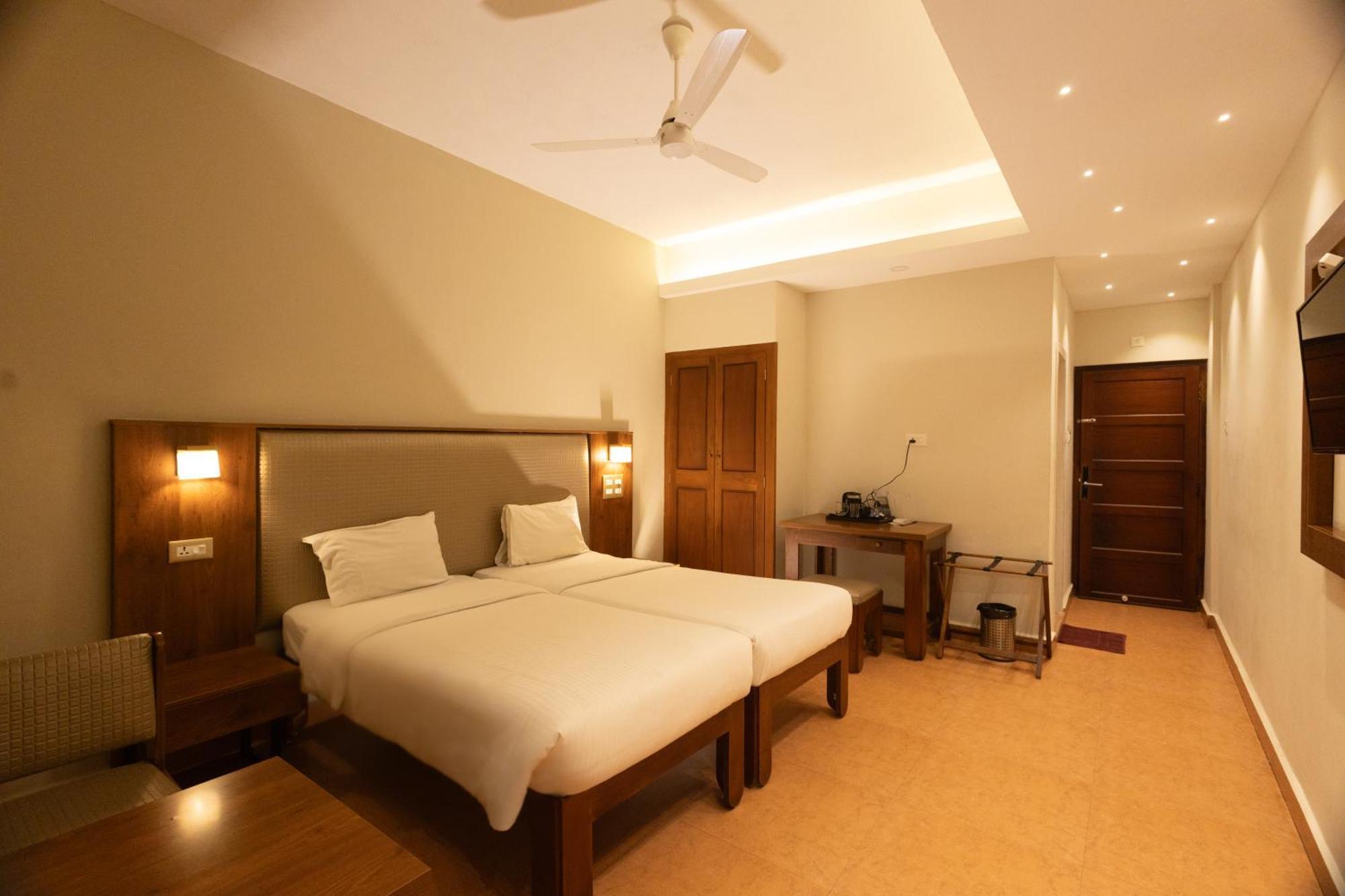 The Nisha Continental Villa Kottayam Bagian luar foto