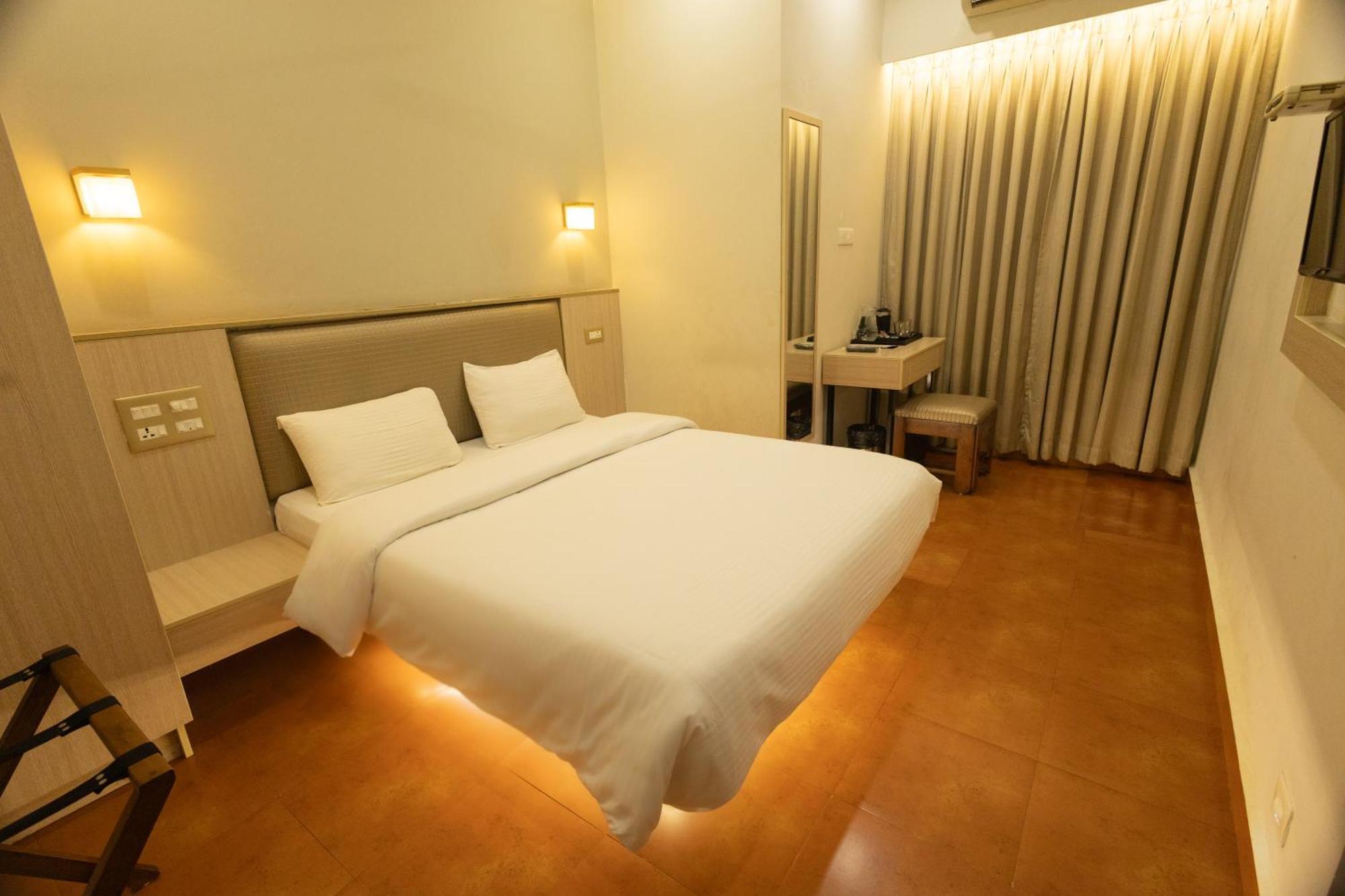 The Nisha Continental Villa Kottayam Bagian luar foto